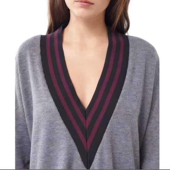 𝅺urban Outfitters Vivi Plunging V Neck Varsity Top Sweater size XS Oversized - Picture 4 of 12